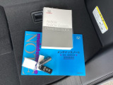 メンテナンスノート【整備記録簿】、取説も揃っています。スマートキーはバッグなどにしまったままボタン操作でエンジンの始動・停止ができて大変便利です。