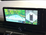 【アラウンドビューモニター】専用のカメラにより、上から見下ろしたような視点で360度クルマの周囲を確認することができます☆死角部分も確認しやすく、狭い場所での切り返しや駐車もスムーズに行えます。