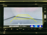 【バックカメラ】運転が苦手な方も車庫入れラクラクです!ギアをリバースに入れれば自動的に切り換わりますので、面倒な操作は不要です♪狭い駐車場もお車を傷つけず安心ですね!