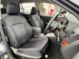 運転席シート廻りは使用感も少なく、良好な状態となっています。前オーナー様が丁寧に使っていたことがよくわかりますね。