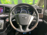 【純正革巻きステアリング】上質な革を使用することで、手にしっかり馴染みとても運転しやすいハンドルです♪