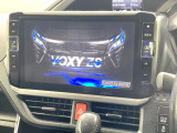 【BIG-X11インチナビ】人気の大画面BIG-Xナビを装備。専用設計で車内の雰囲気にマッチ!ナビ利用時のマップ表示は見やすく、テレビやDVDは臨場感がアップ!いつものドライブがグッと楽しくなります♪