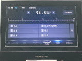 クリアな表示で、お気に入りの音楽を快適に楽しめます。様々な音源に対応し、ドライブを盛り上げます。