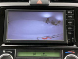 車庫入れもお任せのバックカメラが付いて、後方確認もラクラク♪安全に車庫入れも可能です。便利な機能ですが、バックカメラを過信せず、目視もお忘れなく。