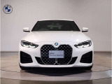 【キドニーグリル】BMWは約90年もの間、ほぼ全ての車両にひと目でBMWだと分かるこの特徴的なフロントグリルが備えられ、デザイン・アイコンとして親しまれてきました。