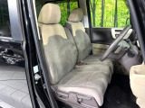 運転席シート廻りは使用感も少なく、良好な状態となっています。丁寧に使われていたことがよくわかりますね。