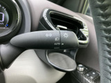 操作しやすいウインカーレバーで、安全な車線変更をサポート。直感的な操作感で、運転に集中できます。オートリターン機能も搭載。