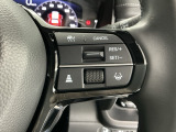 【アダプティブ・クルーズ・コントロール】予め設定した車速内でクルマが自動的に加減速。 前走車との適切な車間距離を維持しながら追従走行し、高速道路でのドライバーの疲労を軽減してくれる嬉しい機能付♪