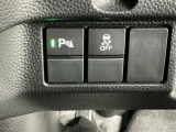 パーキングセンサーシステムは走行中に障害物が迫ると音と表示でお知らせ、低速走行時時の安心感を高めます