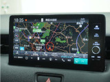 9インチ純正ナビゲーションです。ナビの起動までの速度と地図を検索する速度が最大の魅力で、初めての道でも安心・快適なドライブをサポート出来ます。