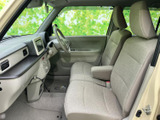 運転しやすい視界と操作性の良い配置。スムーズな運転をサポートし、快適なカーライフを実現します。日常の足として頼りになります。