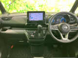 運転席からの眺めは良好で、運転操作もスムーズに行えます。快適な空間で、ストレスフリーなドライブを楽しめるでしょう。