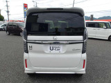 「HONDAの旗」と「沢山のHONDA車」が見えてきたら、弊社「田中自動車販売」です!