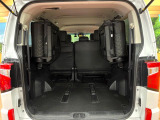 普段のお買い物や通勤、送迎等に十分な荷室スペースを確保しております。セカンドシートを倒すと、大きな荷物の積載も可能です♪