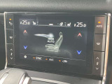 エアコンの操作は大型のタッチパネル式のロアディスプレイで行います。より直感的に分かり易く操作することができます。大きなパネルなので、助手席からでも違和感なく操作できます。