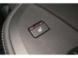シートヒーターは後部座席にも装備されております!
