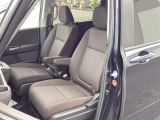☆人を中心に考えた広さと使いやすさ☆座面も広く長時間の運転も疲れにくいシート☆前席も後席も乗る人全てがくつろげる空間☆