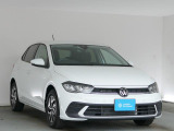 こちらの車両はセーフティパッケージとしてパークアシストと前後センサーで障害物を表示する機能がついています。駐車ガイドラインと合わせて後進をサポートします。