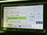 お好みの音楽をクリアな音質で。ラジオやCDなど、多彩なソースに対応し、ドライブを一層盛り上げます。快適なカーライフを演出します。
