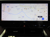 純正ナビを装備。タッチパネル式で使いやすく、お出かけもラクラクです。