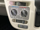 寒い冬も暑い夏も全席に快適な空調を届けてくれる、ダイヤル式エアコンを装備♪