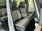 当車両は、次のお客様に気持ちよくお乗りいただくため、専門スタッフによる【徹底シートクリーニング】を施工済みです!