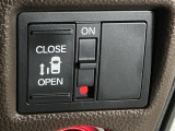 【パワースライドドア】助手席側がパワースライドドアになっており、運転席のスイッチやスマートキーでも開閉が可能です!開口部も広いので乗り降りも楽々♪