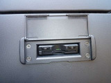 【ETC車載器】ビルドイン型で見た目もすっきりです!助手席の背面裏にございます。料金所での手間を解消します。通行券を取る際幅寄せに気を使う必要もありません。