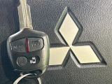 【キーレス】少し離れた場所からでもボタン一つでドアの開錠・施錠ができるのでとっても便利!ドアの鍵穴周りに傷をつけることもありません♪