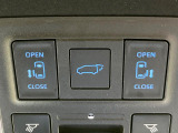 【パワーバックドア】スマートキーや運転席のボタンを押すだけでリアゲートが自動で開閉します!荷物を持っている時や、高い位置にあるバックドアを閉める際に便利な機能です♪