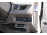 ビルドインタイプのETC車載器がスッキリと収まっています。
