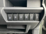 福井の生活に欠かせない軽自動車の在庫が充実しています。スライドドア付きのハイトワゴンや小回りの利くコンパクト軽など、日常使いにぴったりな人気の最新・高年式モデルも豊富に揃っています。