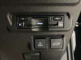 高速道路で便利な【ETC2.0】を装備しています。光ビーコン搭載で渋滞情報などナビゲーションと連動することで機能も充実いたします。他、観光施設に立ち寄るための高速料金割引サービス等もございます。
