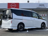 プライバシーガラスです。名前の通り、プライバシー確保また、冷房の効果担保にも役立ちます!