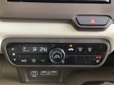 オートエアコンはこまめに温度調節するので、燃料の消費量をより少なくできます。シートヒーター付きなので寒い日も快適です。