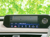様々な情報を表示するモニターです。車両情報や運転支援機能の状況をひと目で確認できます。安全運転をサポートします。