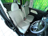 運転席シート廻りは使用感も少なく、良好な状態となっています。丁寧に使われていたことがよくわかりますね。