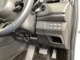 左側に高速で便利なETCがあり、横滑りを防ぐVSAなどのスイッチは、運転席の右側、手の届きやすい位置にあります。