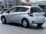 車線逸脱警報、車両が車線をはみ出す可能性がある場合に警報音と警告表示でドライバーに知らせてくれます。