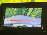 【バックカメラ】駐車時に後方がリアルタイム映像で確認できます。大型商業施設や立体駐車場での駐車時や、夜間のバック時に大活躍!運転スキルに関わらず、今や必須となった装備のひとつです!