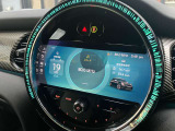 弊社お客様より頂いた下取車やデモカーが在庫の殆どを占めています。車の経歴や整備記録が分かり、ご安心してお車をお選び頂ける正規ディーラーならではのラインナップでございます。