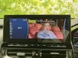 停車中に楽しめるTV機能。長距離移動の休憩時などに、エンターテイメントでリラックスした時間を過ごせます。