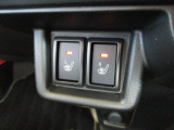 運転席と助手席はシートヒーター装備!エアコンに比べて暖まるスピードが速いので冬でも快適に過ごせます。冷え症で悩まれている方にも◎また、エアコンに比べて車内の空気が乾燥しにくいのも、嬉しいポイントです!