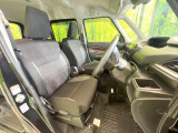 運転席シート廻りは使用感も少なく、良好な状態となっています。丁寧に使われていたことがよくわかりますね。