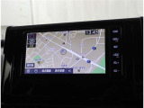 純正ナビを装備。タッチパネル式で使いやすく、お出かけもラクラクです。