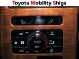 お好み温度に設定すると自動で調整してくれるオ-トエアコン装着車です。