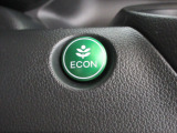 葉っぱマークのECONスイッチ。スイッチをONにするだけで、エンジンやエアコンなどを協調制御。燃費の向上に貢献します。