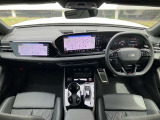 シートヒーター付きブラックレザーシート