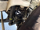 お車を安心してお乗りいただく為には、足回りの定期点検が欠かせません。サービスサポート(有償保証)では無料点検もご提供しており、安心のカーライフをお過ごしいただけるサポート体制が整っています。
