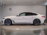 【拘りのFR】BMWが多く採用するFR車。ダイレクトでスポーティな加速感・シャープなハンドリングを実現。縦置きエンジンレイアウトにより、フラットで上質な乗り味です。